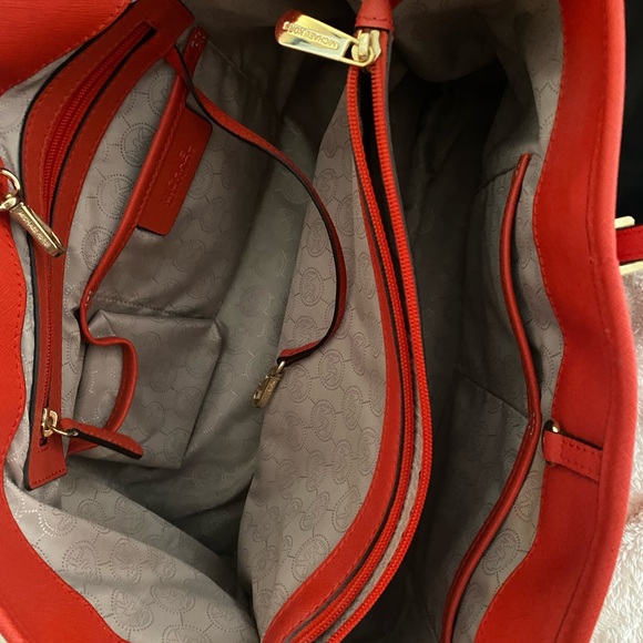 red michael kors purse - Picture 5 of 6